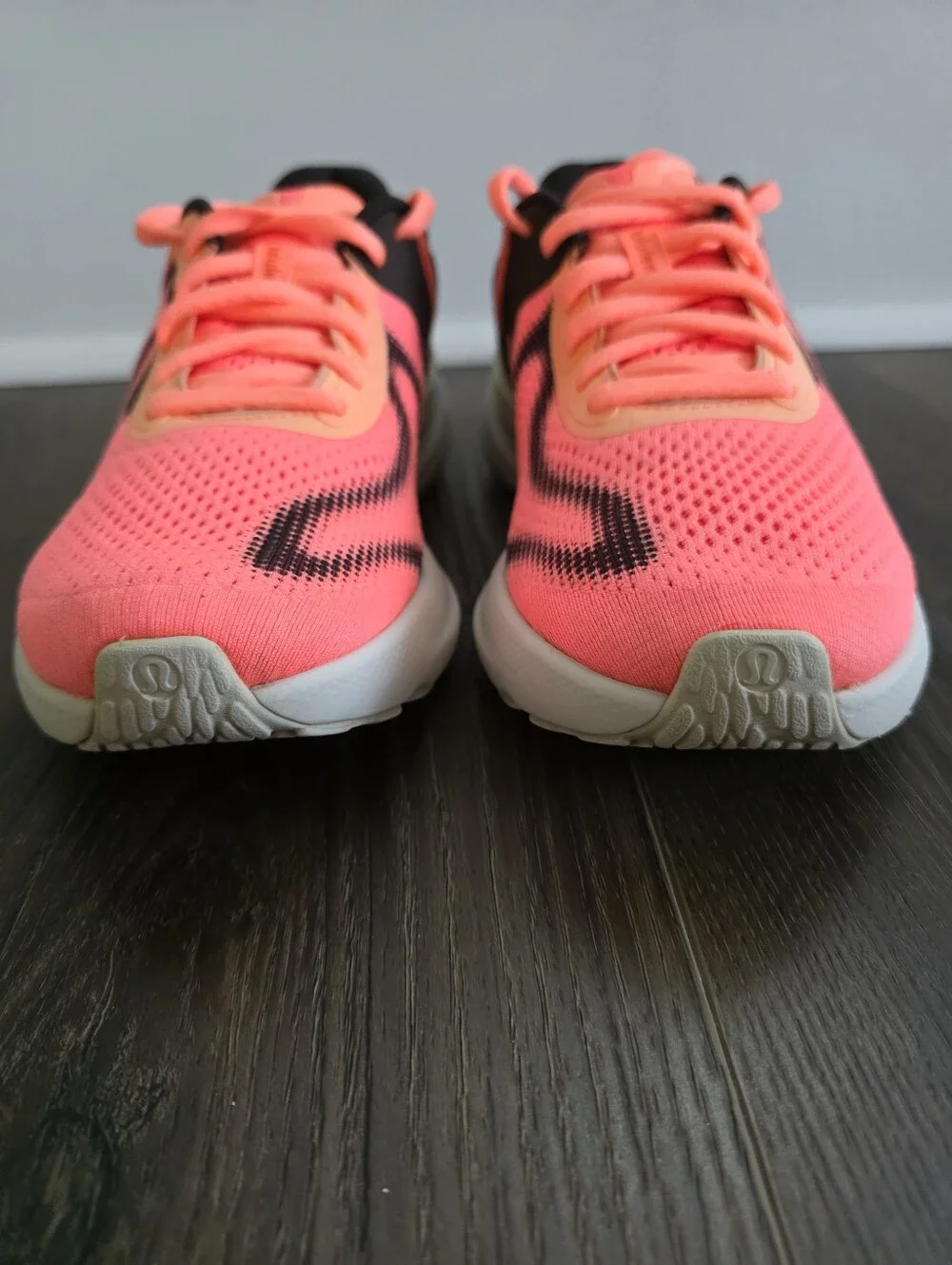 Lululemon Beyondfeel Women's 8 Neon Coral Athletic Running Shoes